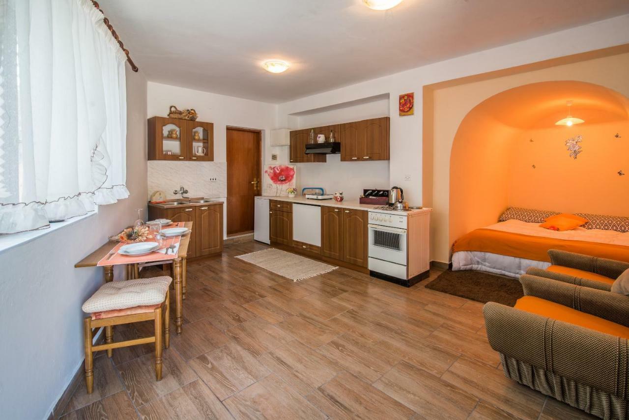 Apartmani Marija Malinska Dış mekan fotoğraf